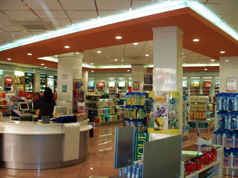 AROMAS CORDOBA 1 Mobiliario para tiendas y comercios
