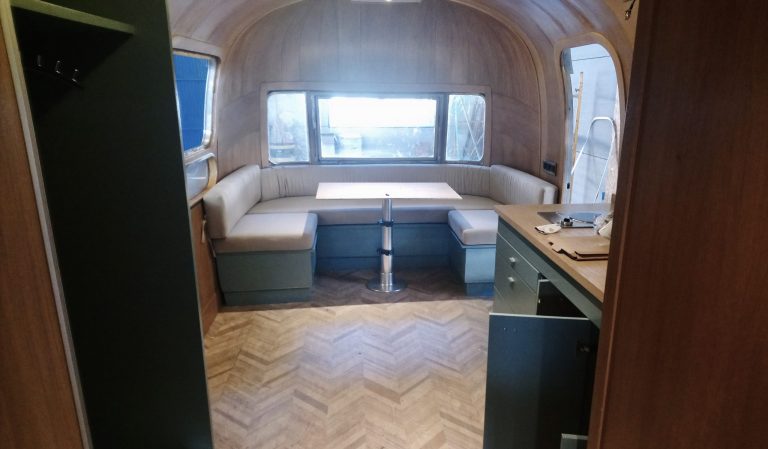 CARAVANAS AIRSTREAM (1) Mobiliario para tiendas y comercios