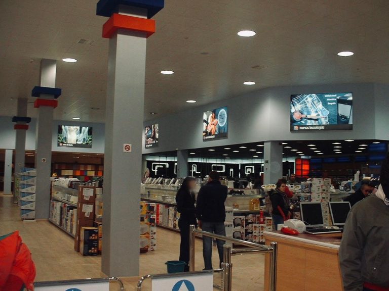 ELECTRODOMESTICOS Mobiliario para tiendas y comercios