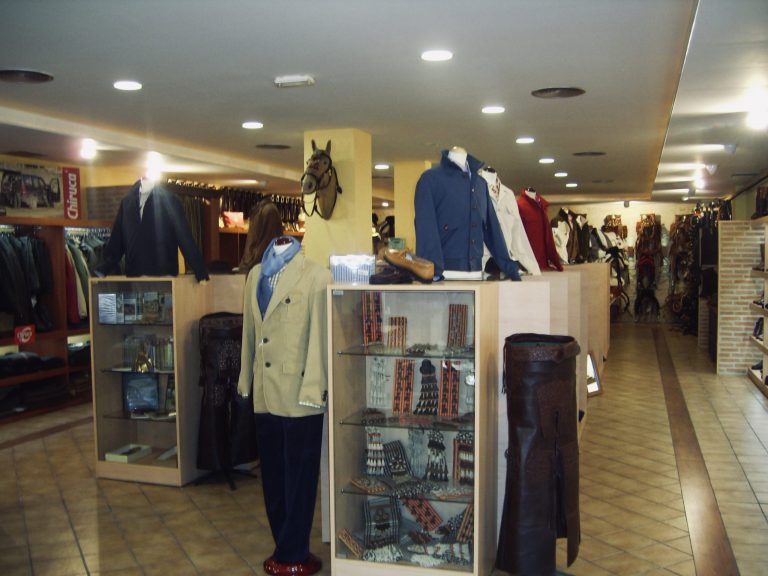 DIGITAL CAMERA Mobiliario para tiendas y comercios