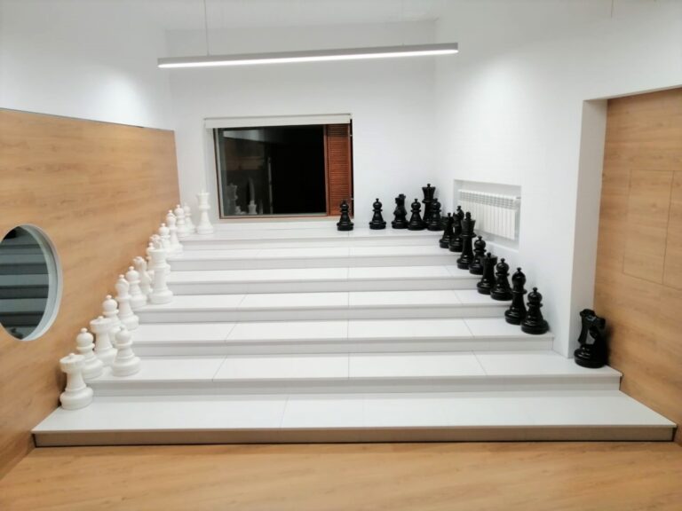 ESCALAVAS MONTILLA 3 Equipamento y Mobiliario Escolar