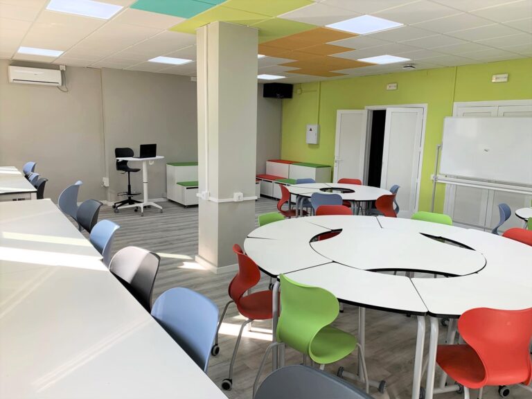 PHOTO-2021-11-29-15-14-42(5) Equipamento y Mobiliario Escolar